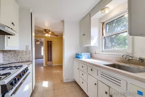 8861 Kenwood Dr, Spring Valley, CA 91977 photo 16