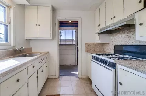 8861 Kenwood Dr, Spring Valley, CA 91977 photo 15