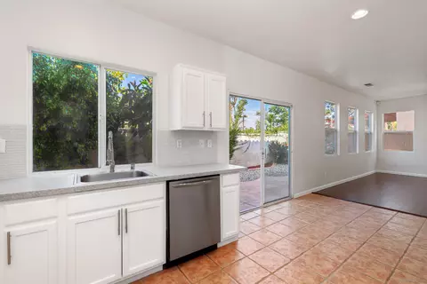 Kitchen - 4819 Ventana Way, Oceanside, CA 92057 photo 4 of 5