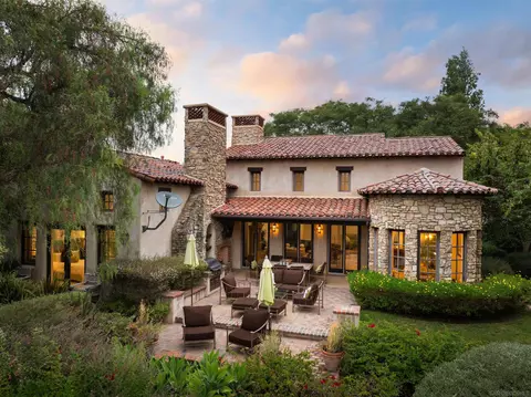6833 Calle Portone, Rancho Santa Fe, CA 92091