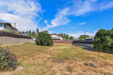 Exterior - 8814 Kenwood Dr, Spring Valley, CA 91977 photo 10 of 11