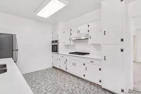Kitchen - 8814 Kenwood Dr, Spring Valley, CA 91977 photo 3 of 4