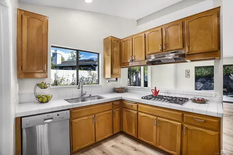 1348 Condor Gln, Escondido, CA 92029 photo 6