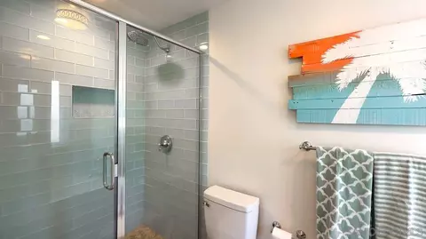 Bath - 3805 Carnegie Dr, Oceanside, CA 92056 photo 2 of 5