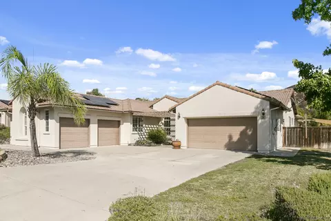 17307 Rising Dale Way, Ramona, CA 92065