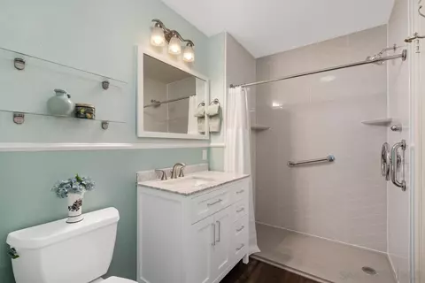 Bath - 4078 Arcadia Way, Oceanside, CA 92056 photo 4 of 5