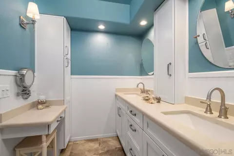 Bath - 4078 Arcadia Way, Oceanside, CA 92056 photo 2 of 5