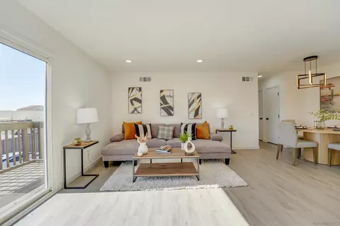 Living - 9910 N Magnolia Ave, Santee, CA 92071 photo 2 of 6