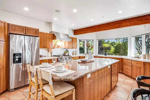 Kitchen - 1420 Paint Mountain Rd, Escondido, CA 92029 photo 5 of 9