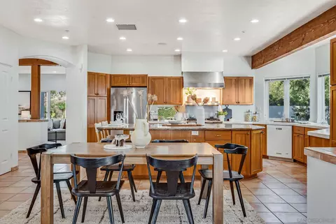 Dining - 1420 Paint Mountain Rd, Escondido, CA 92029 photo 1 of 7