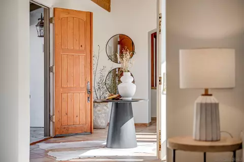 Entry Way - 1420 Paint Mountain Rd, Escondido, CA 92029 photo 5 of 6