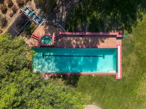 Exterior - 1420 Paint Mountain Rd, Escondido, CA 92029 photo 16 of 19