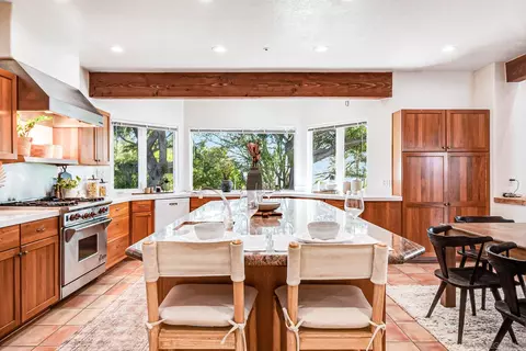 Kitchen - 1420 Paint Mountain Rd, Escondido, CA 92029 photo 4 of 9