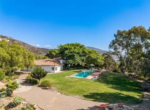 Exterior - 1420 Paint Mountain Rd, Escondido, CA 92029 photo 17 of 19