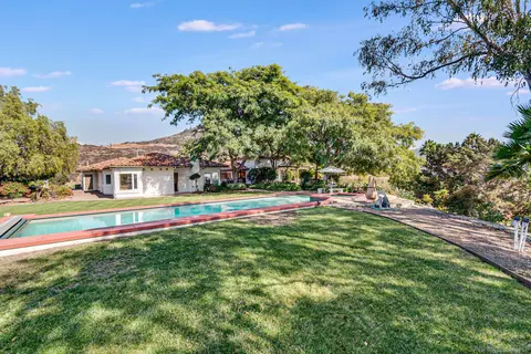 Exterior - 1420 Paint Mountain Rd, Escondido, CA 92029 photo 9 of 19