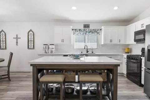 33382 Hitching Post Dr, Winchester, CA 92596 photo 7