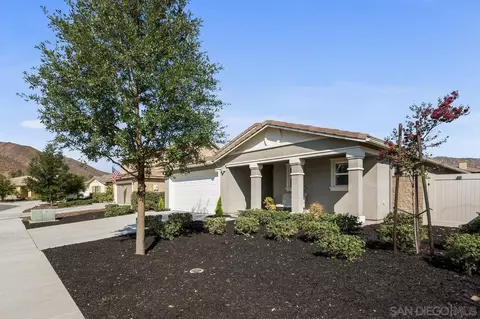 33382 Hitching Post Dr, Winchester, CA 92596 photo 2