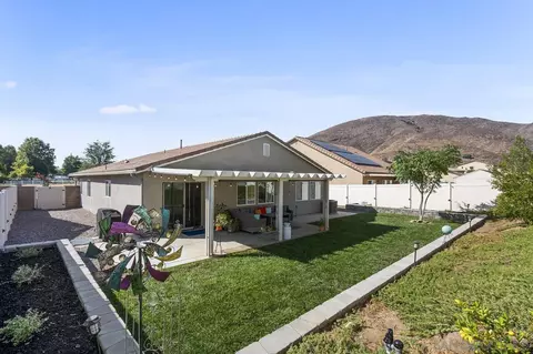 33382 Hitching Post Dr, Winchester, CA 92596 photo 13