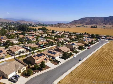 33382 Hitching Post Dr, Winchester, CA 92596 photo 40