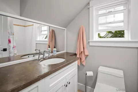 Bath - 815 G Ave, Coronado, CA 92118 photo 3 of 4