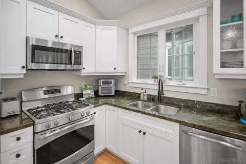 Kitchen - 815 G Ave, Coronado, CA 92118 photo 4 of 5