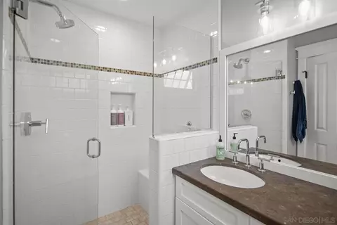 Bath - 815 G Ave, Coronado, CA 92118 photo 1 of 4