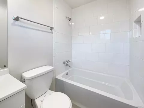 Bath - 12745 Julian Ave, Lakeside, CA 92040 photo 1 of 3