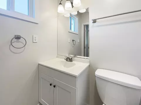 Bath - 12745 Julian Ave, Lakeside, CA 92040 photo 2 of 3
