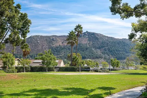 Exterior - 4890 Lake Park Pl, Fallbrook, CA 92028 photo 9 of 12