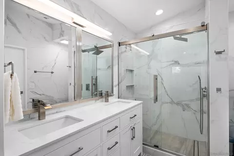 Bath - 4890 Lake Park Pl, Fallbrook, CA 92028 photo 1 of 3