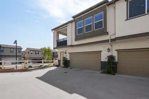 Exterior - 32759 Brunello Way, Temecula, CA 92591 photo 5 of 6