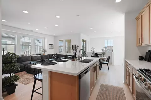 Kitchen - 32759 Brunello Way, Temecula, CA 92591 photo 3 of 3