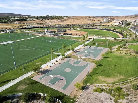 View/Area - 32759 Brunello Way, Temecula, CA 92591 photo 6 of 7