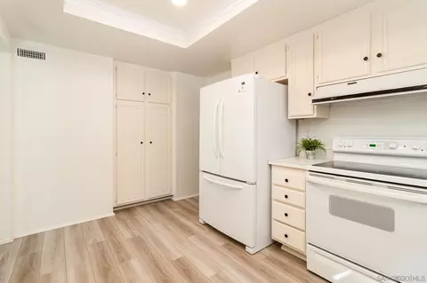 Kitchen - 3520 N Sundown Ln, Oceanside, CA 92056 photo 3 of 3
