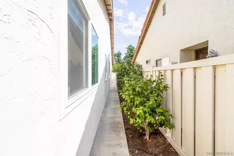 Exterior - 3520 N Sundown Ln, Oceanside, CA 92056 photo 7 of 11