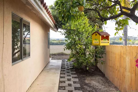 Exterior - 5384 Gooseberry Way, Oceanside, CA 92057 photo 4 of 9