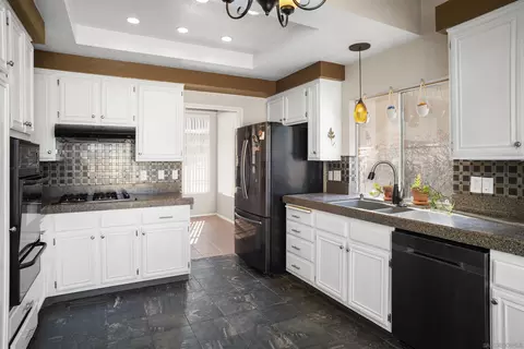 27534 Jon Christian Pl, Temecula, CA 92591 photo 9