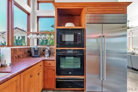 Kitchen - 14868 High Valley Rd, Poway, CA 92064 photo 4 of 5