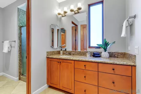 Bath - 14868 High Valley Rd, Poway, CA 92064 photo 4 of 4