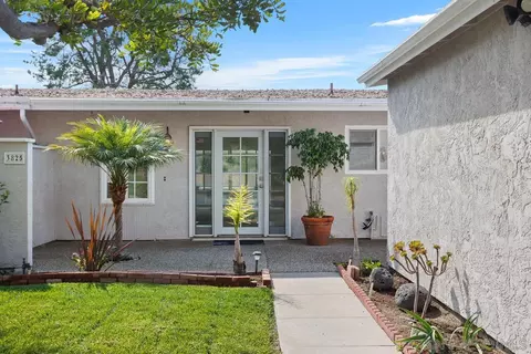 3825 Paprika Way, Oceanside, CA 92057 photo 2