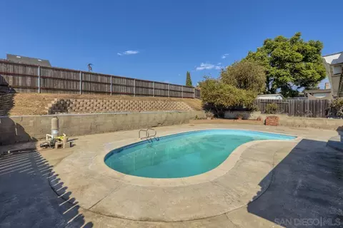 Exterior - 445 E Naples St, Chula Vista, CA 91911 photo 4 of 4