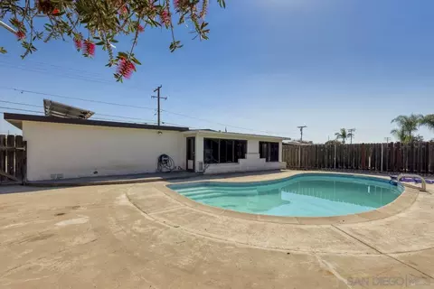 Exterior - 445 E Naples St, Chula Vista, CA 91911 photo 2 of 4