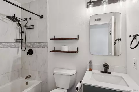 Bath - 150 Demona Pl, Spring Valley, CA 91977 photo 1 of 3