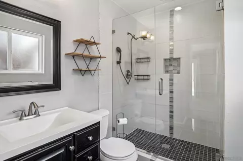 Bath - 150 Demona Pl, Spring Valley, CA 91977 photo 2 of 3
