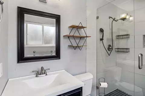 Bath - 150 Demona Pl, Spring Valley, CA 91977 photo 3 of 3