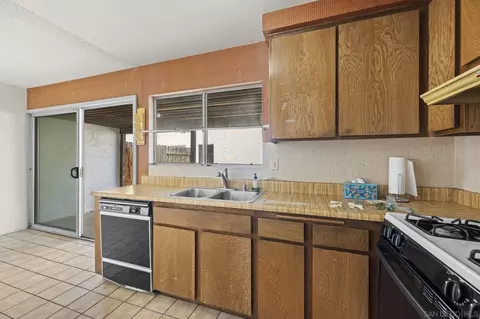 3684 Cliff Way, Oceanside, CA 92056 photo 11