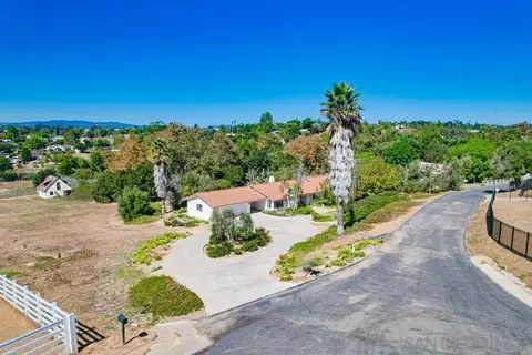 View/Area - 2231 Creekview Ln, Fallbrook, CA 92028 photo 3 of 10
