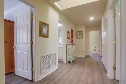 Entry Way - 2231 Creekview Ln, Fallbrook, CA 92028 photo 3 of 4