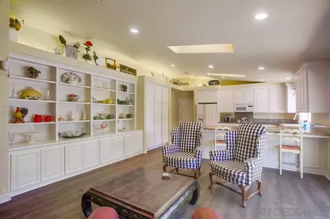 Kitchen - 2231 Creekview Ln, Fallbrook, CA 92028 photo 6 of 6