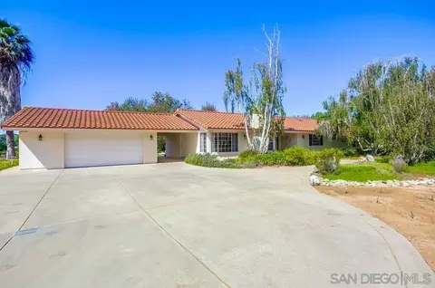 Exterior - 2231 Creekview Ln, Fallbrook, CA 92028 photo 3 of 17